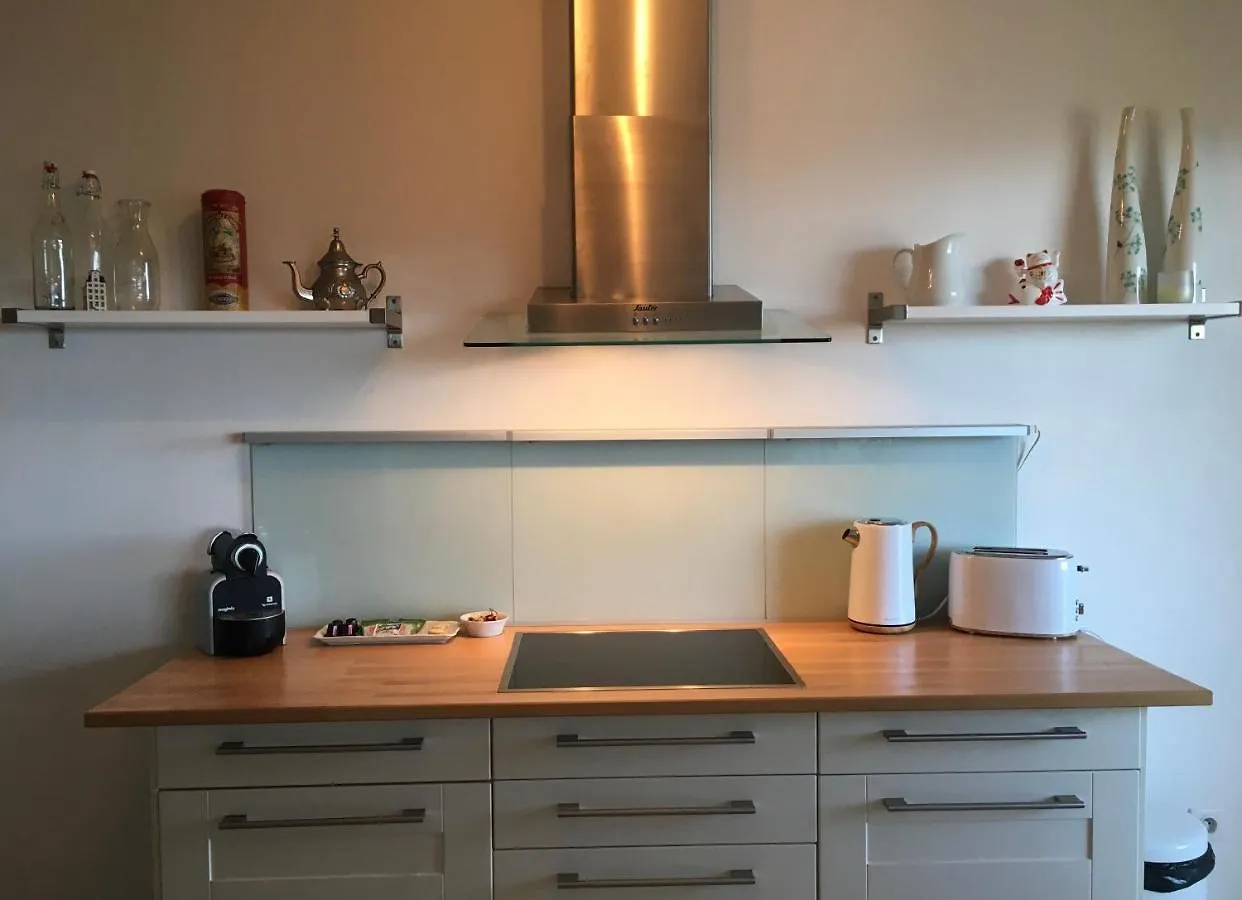 Bel appartement climatisé vue mer à 50 m de la plage Cagnes-sur-Mer France