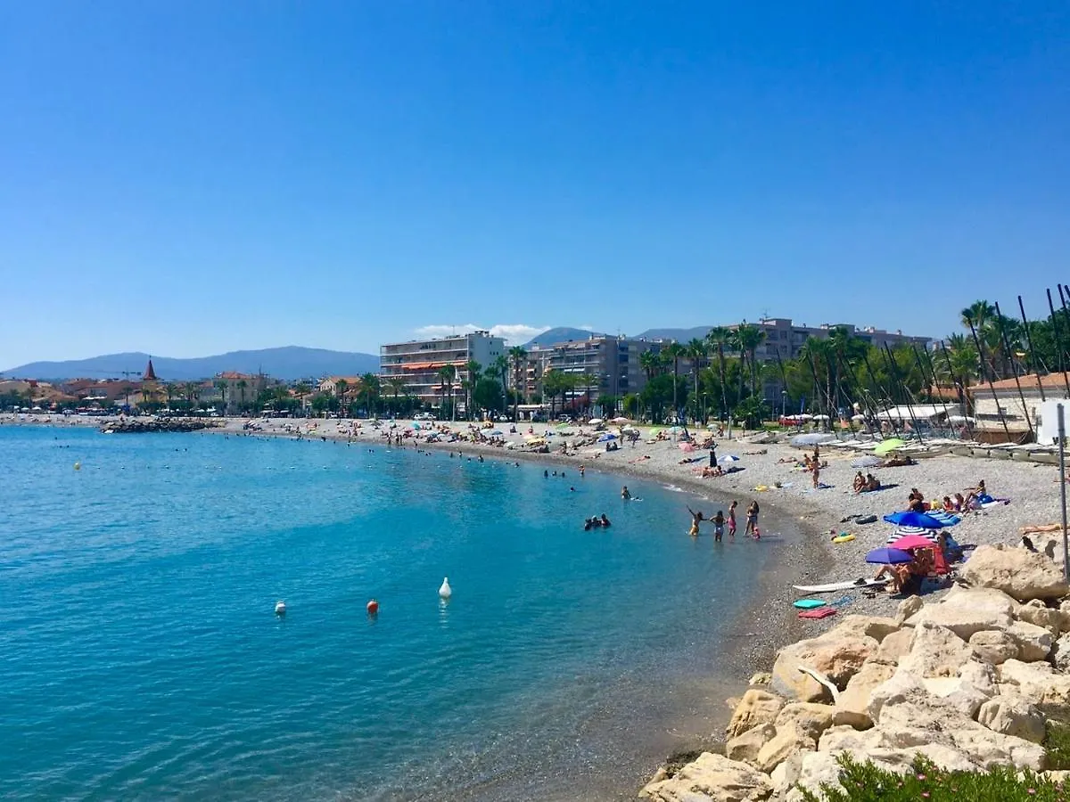 Bel appartement climatisé vue mer à 50 m de la plage Cagnes-sur-Mer